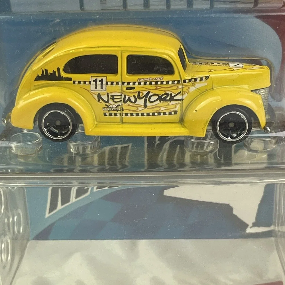 Hot Wheels Connect Cars NEW YORK Taxi Cab Fat Fendered 40 Car  1/64